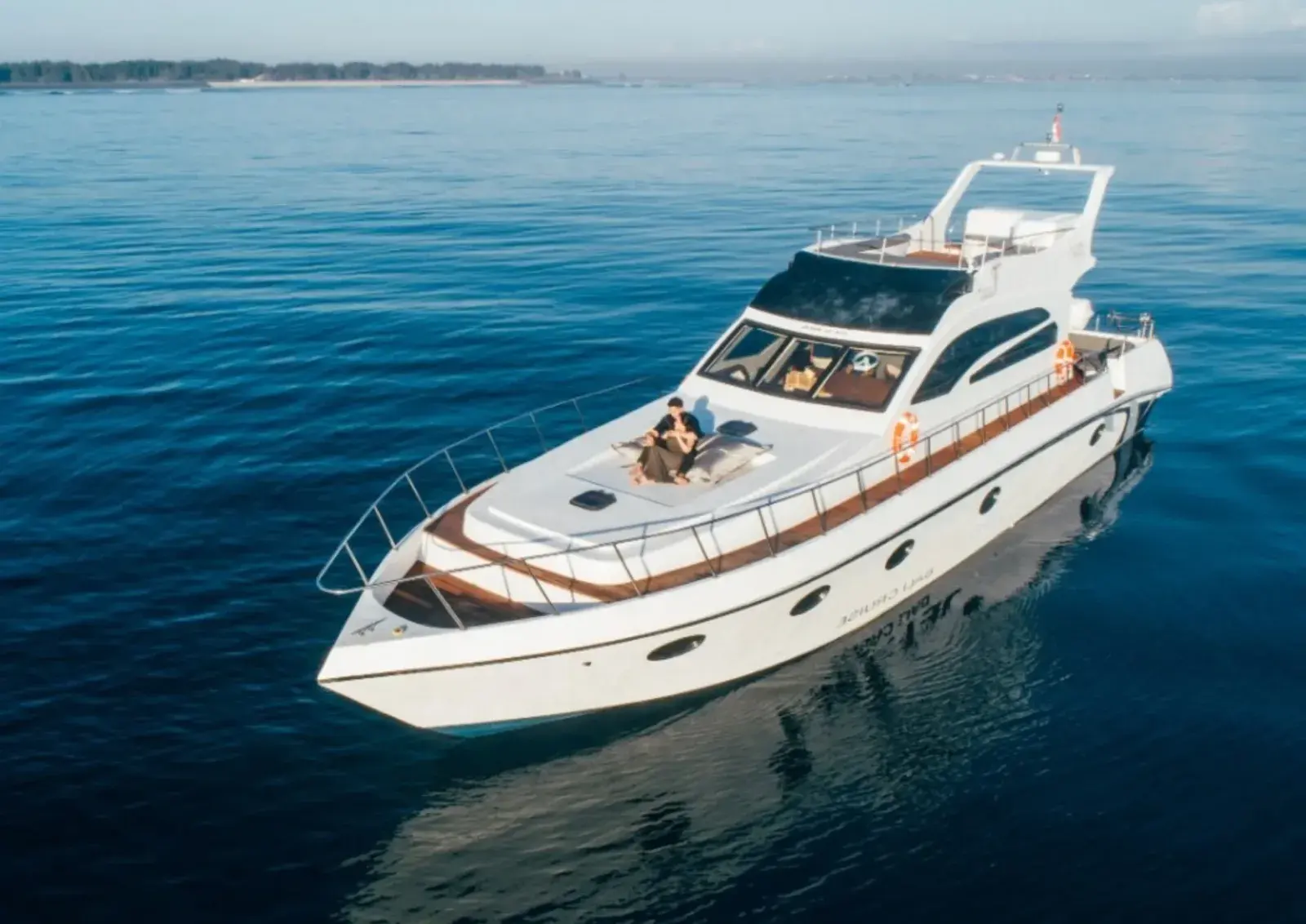 Large Italian Luxury Yacht [8h service]