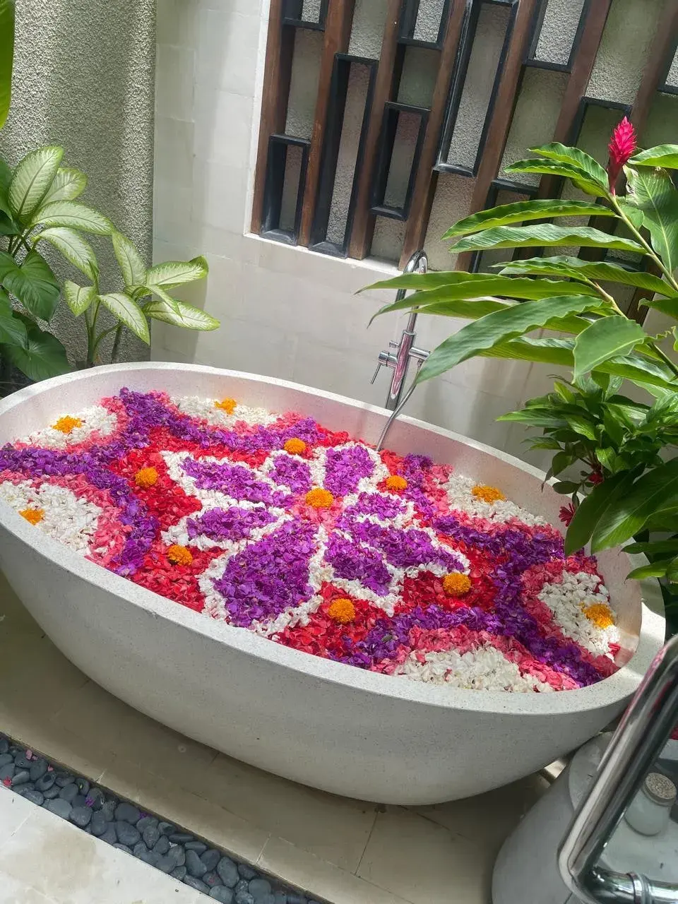 Bathub Decoration